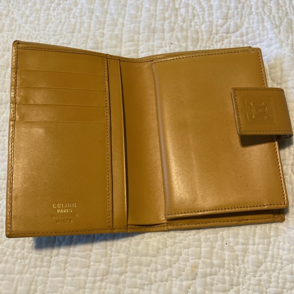 Beautiful Celine wallet in EUC - Picture 3 of 4